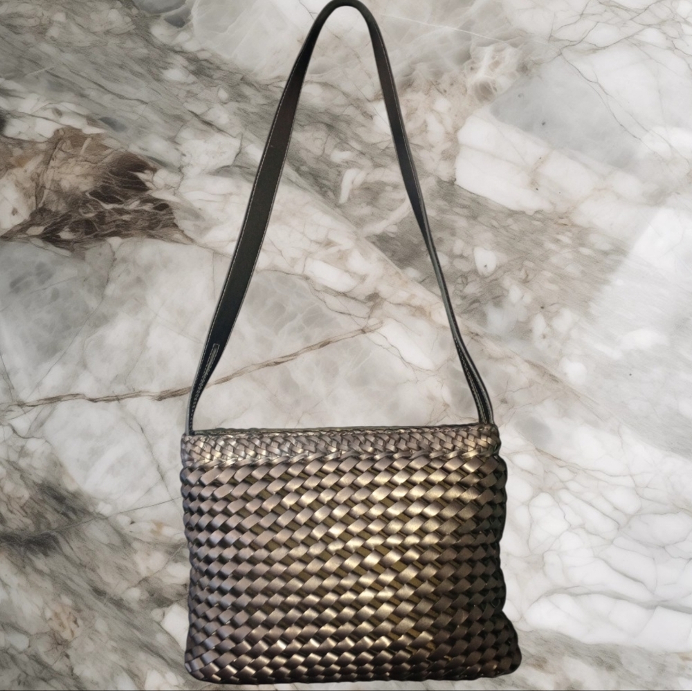 Woven Shoulder Bag in Metallic Brown
